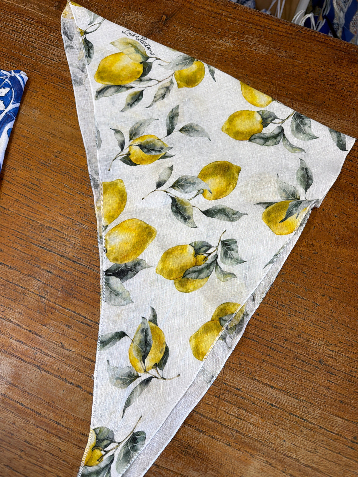 Linen bandana with lemon print