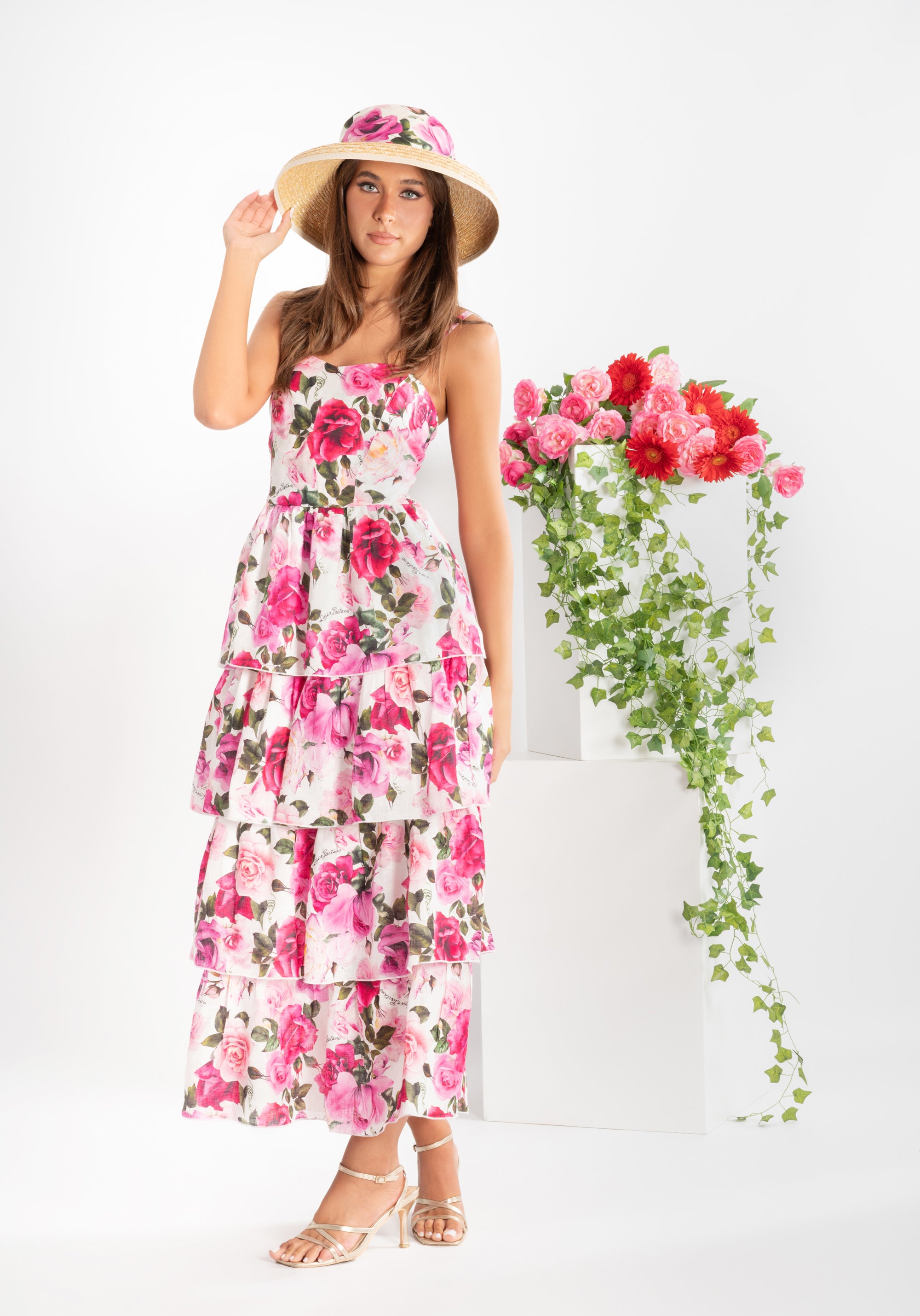Luana long dress with straps in rose-print linen