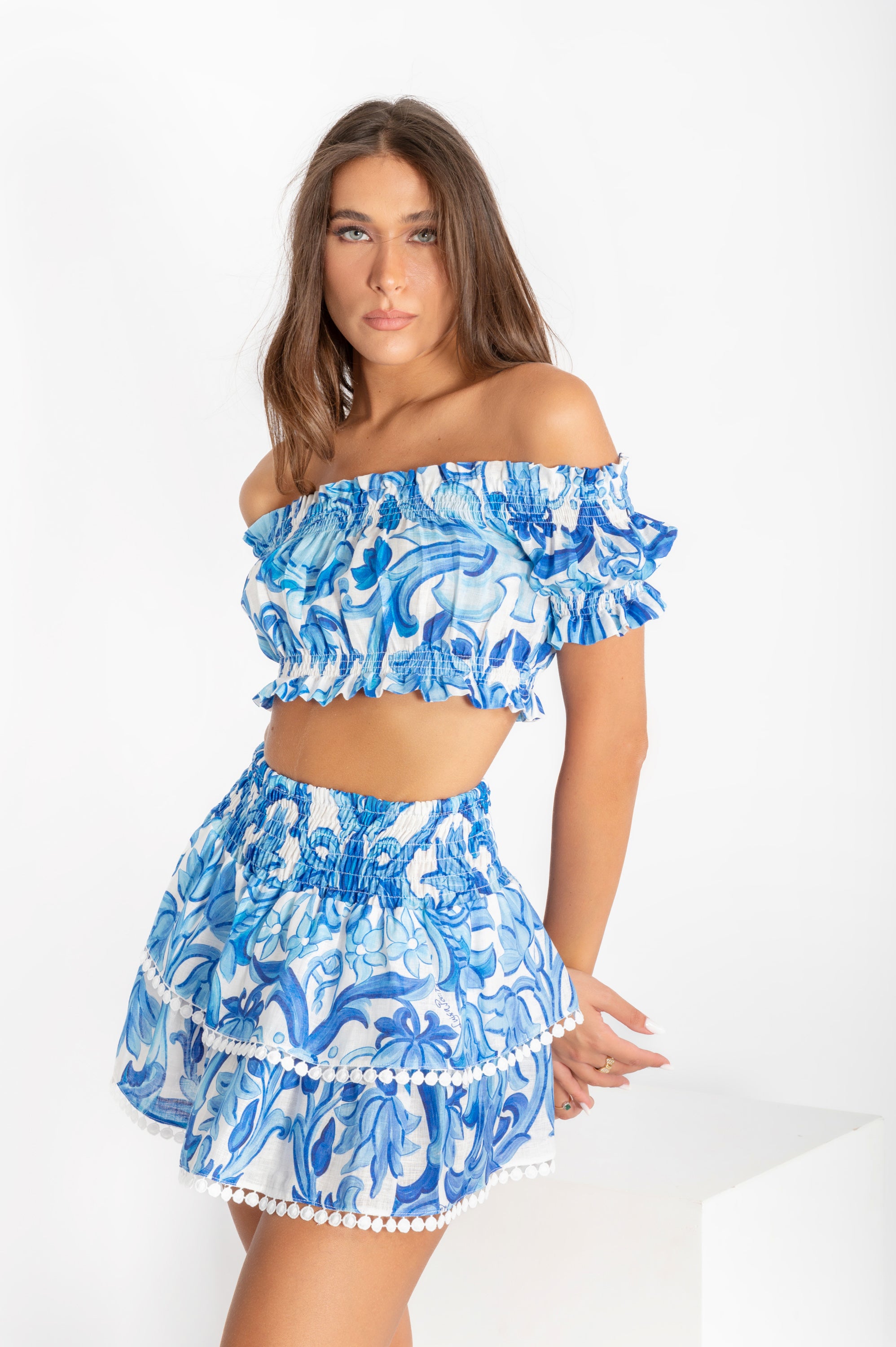 completo top fiocco e mini gonna Mini in lino stampa pittura blu