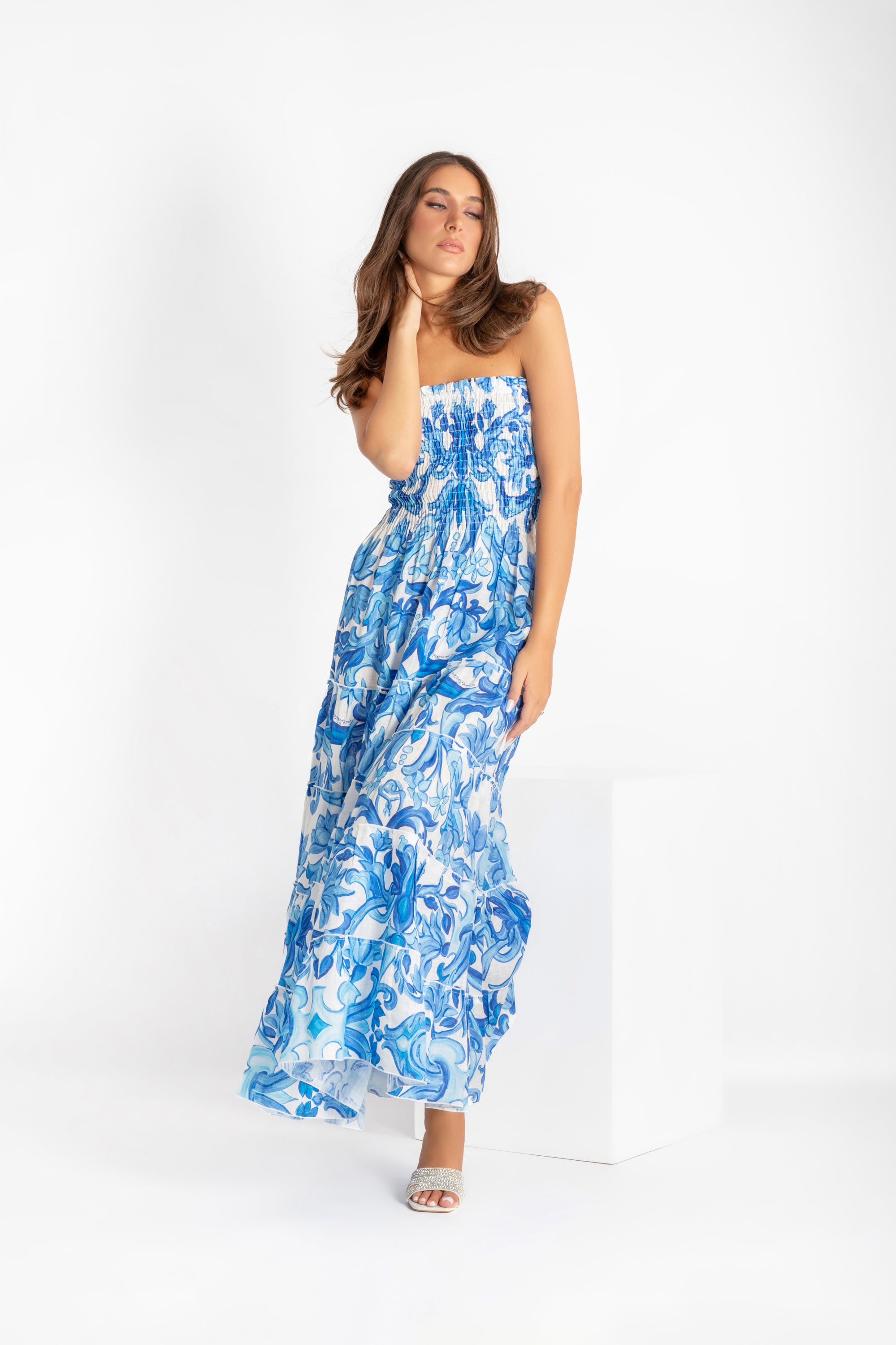 Tori long sleeveless dress with elastic bodice in blue painting print linen