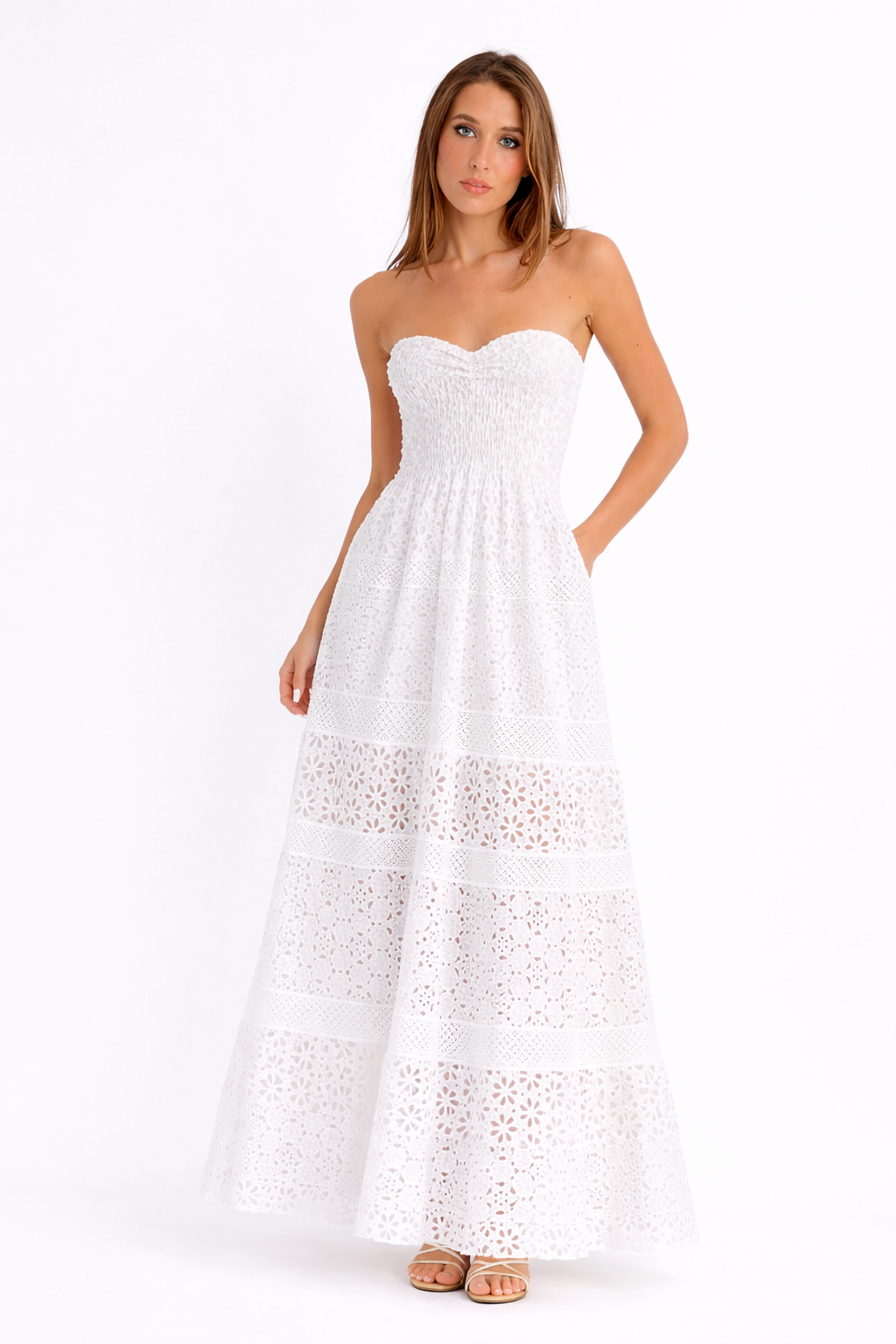 Baumwollkleid Martinica aus Lochspitze und weiß gefüttert