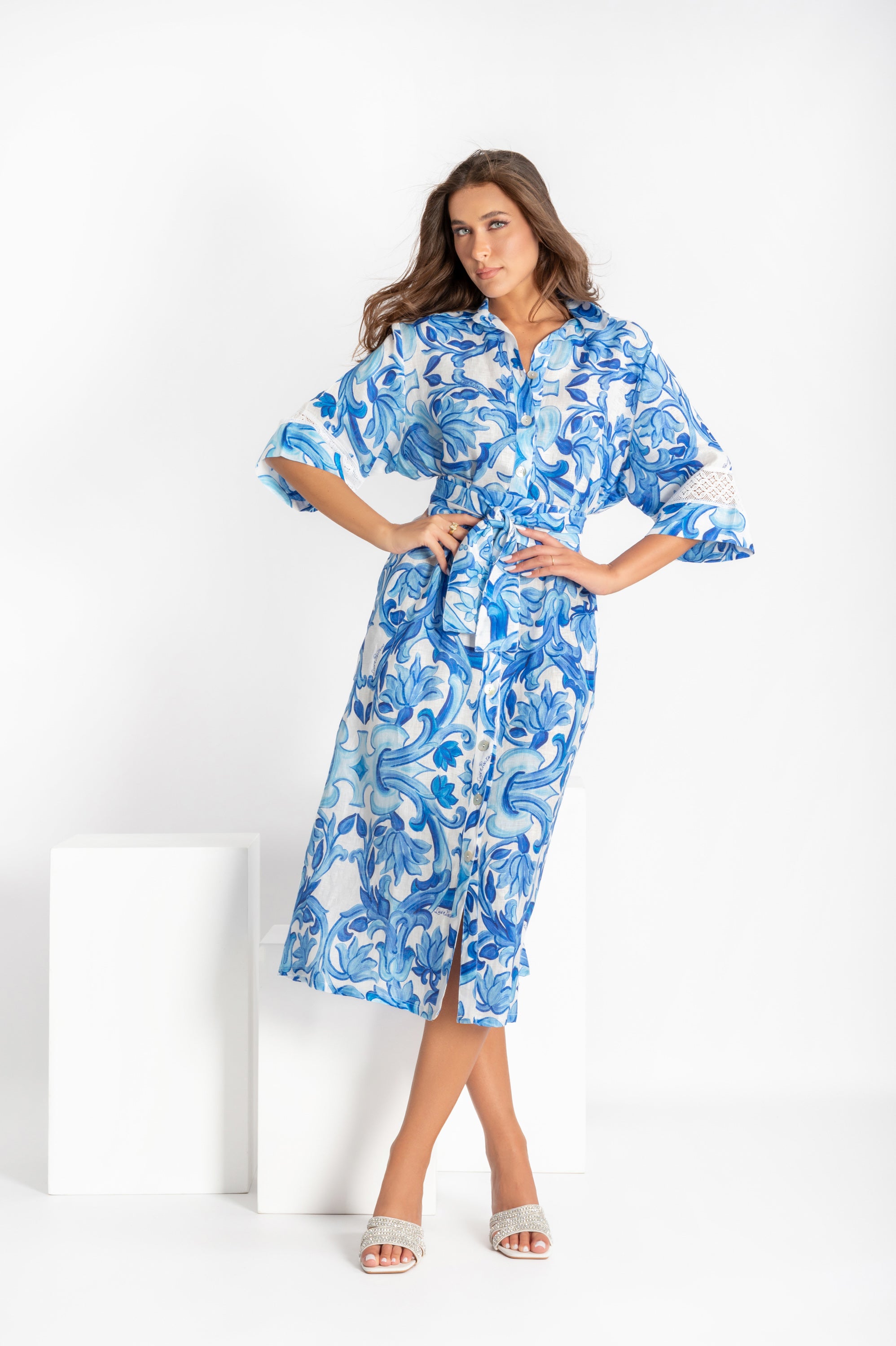 Virginia shirt dress with belt and buttons, pockets, lace inserts, blue painting print linen