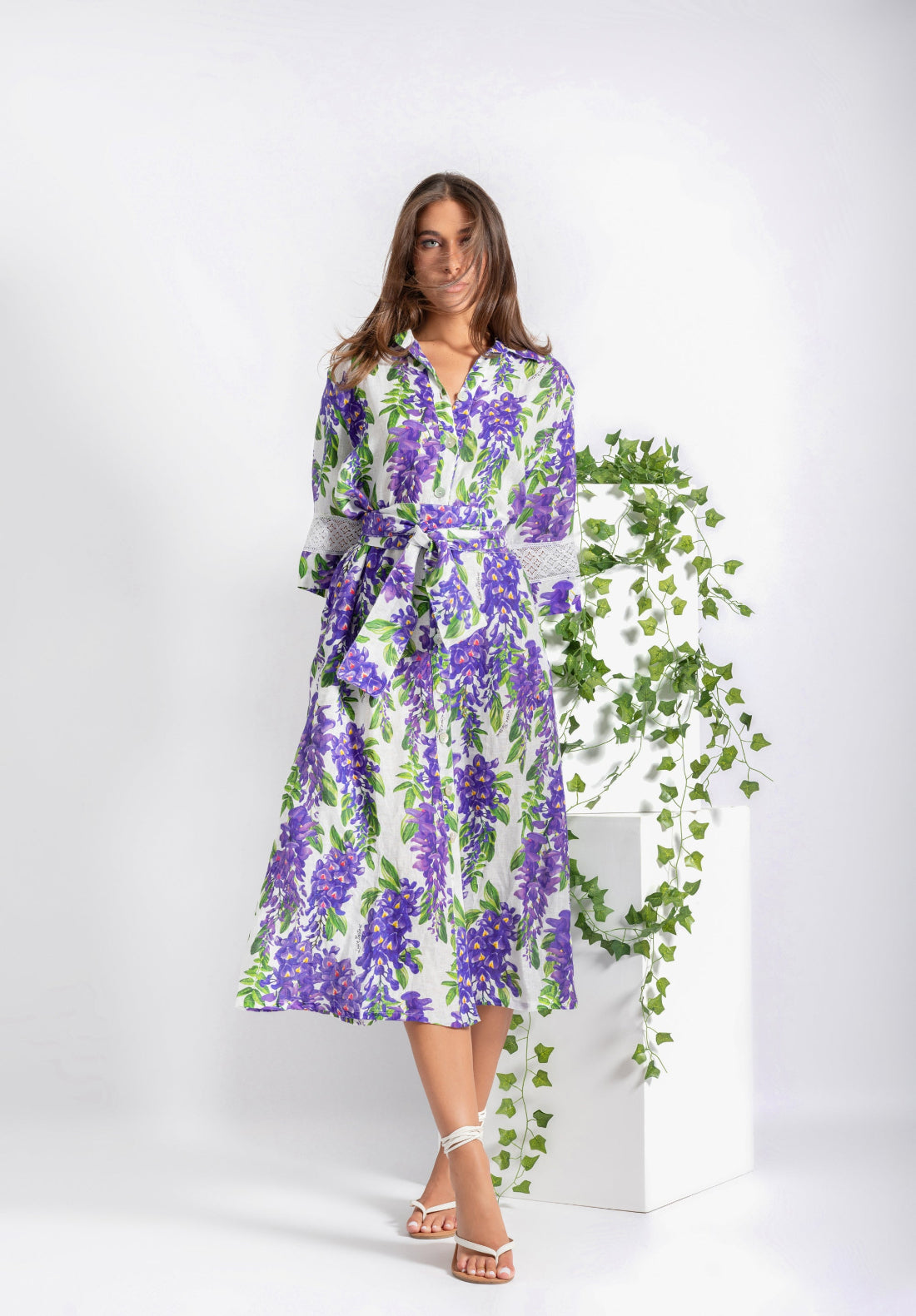 Kleid Virginia aus Leinen mit violetter Glyzinien-Print
