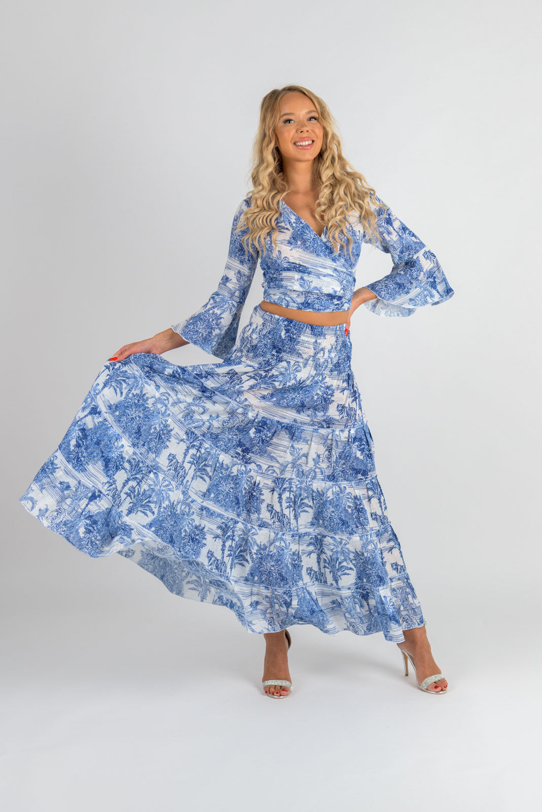 Orione top and Hedy long skirt set in linen with a blue Adoro print