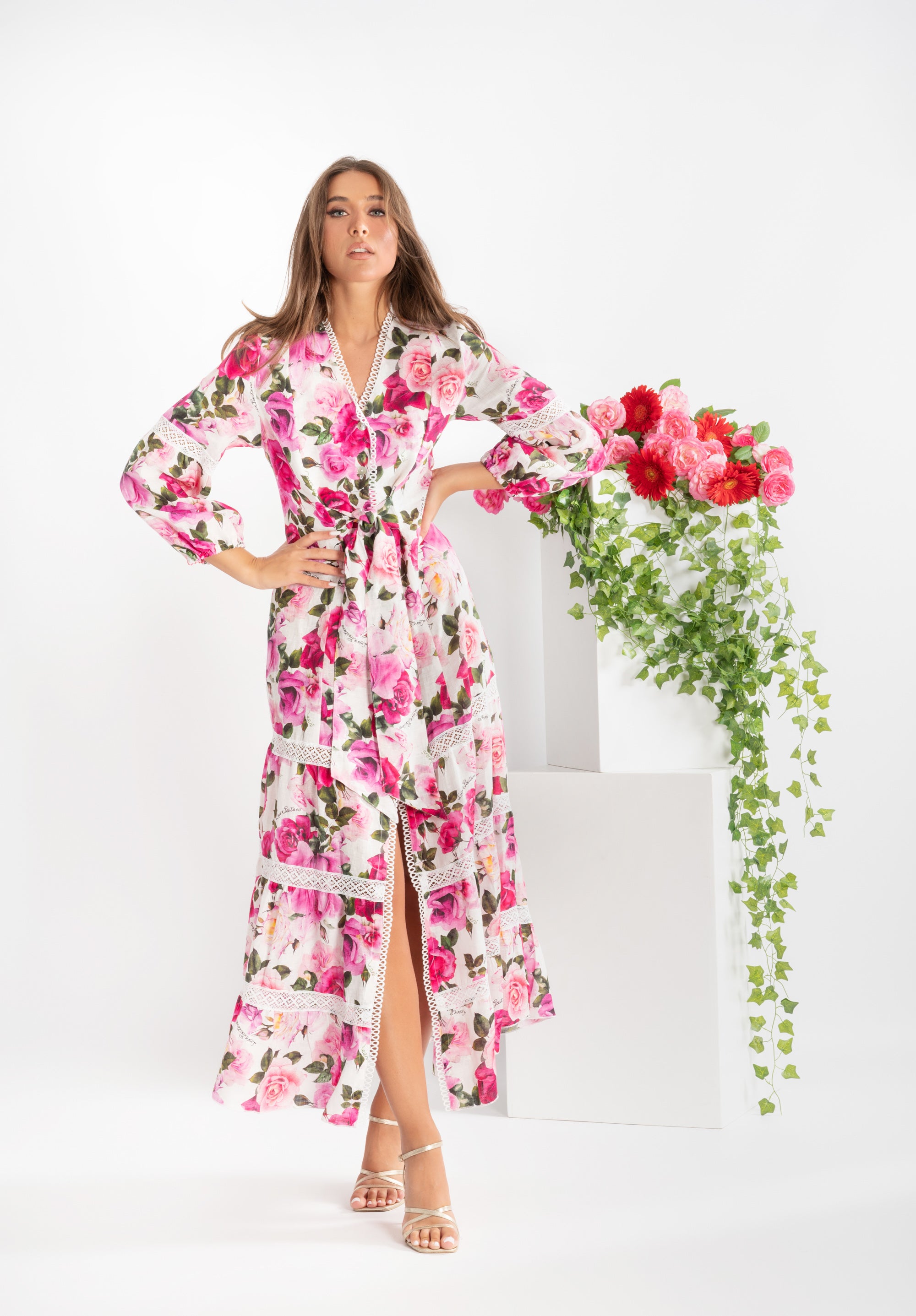 Star lace long dress in linen and lace with ROSE PRINT belt